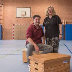 Im Projekt "Ich bin ich und Du bist du! Zusammen sind wir stark!" zeigt Trainer Milutin Susnica den Jungen und Mädchen der Grundschule Gleidingen in Laatzen anhand von handlungsorientierten Spielen und Übungen, wie sie sich mit deeskalierendem Verhalten in Konfliktsituationen behaupten und damit zu einem respektvollen Miteinander beitragen können.