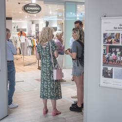 Eröffnung der Plakatausstellung "10 Jahre Bundesprogramm Demokratie leben! in Laatzen" am 27. August 2024 im Leine-Center.